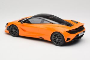 McLaren 750S McLaren Orange TopSpeed 1:18 TS0547 Metal - imagem 5 de 6