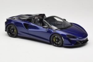 McLaren Artura Spider Roxo GT Spirit 1:18 GT515 Resina - imagem 4 de 6