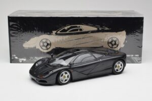 McLaren F1 Carbon Preto Metálico Minichamps 1:18 530133420 Metal - imagem 8 de 8
