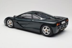 McLaren F1 Dark Green Metallic Minichamps 1:12 530133127 Metal - imagem 8 de 9