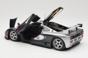 McLaren F1 GTR Adrenaline Program Minichamps 1:18 530133512 Metal - imagem 5 de 8