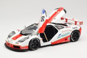 McLaren F1 GTR GT1 #30 West Competition J. Nielsen 1996 UT Models 1:18 39624 Metal - imagem 2 de 8