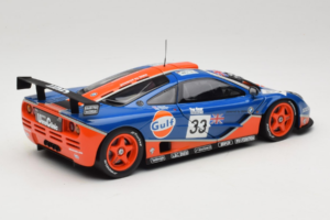 McLaren F1 GTR Gulf #33 R. Bellm / M. Weaver / J-J. Lehto 24 Hours of Le Mans 1996 UT Models 1:18 530161833 Metal - imagem 3 de 8