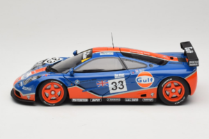McLaren F1 GTR Gulf #33 R. Bellm / M. Weaver / J-J. Lehto 24 Hours of Le Mans 1996 UT Models 1:18 530161833 Metal - imagem 4 de 8