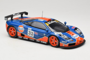 McLaren F1 GTR Gulf #33 R. Bellm / M. Weaver / J-J. Lehto 24 Hours of Le Mans 1996 UT Models 1:18 530161833 Metal - imagem 6 de 8