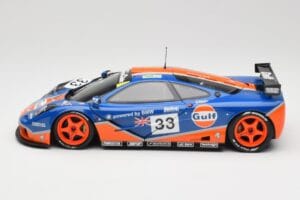 McLaren F1 GTR Gulf Racing #33 S. Bellm / A. Weaver / J. Lehto 24 Hours of Le Mans 1996 Minichamps 1:18 530133633 Metal - imagem 4 de 8