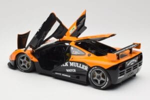 McLaren F1 GTR Kokusai Kaihatsu Racing #53 O. Giroix / J. Sala / P. Deletraz 24 Hours of Le Mans 1996 Minichamps 1:18 5301336 - imagem 5 de 8
