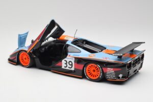 McLaren F1 GTR #39 R. Bellm / A. Gilbert-Scott 24 Hours of Le Mans 1997 Minichamps 1:18 530133739 Metal - imagem 5 de 8