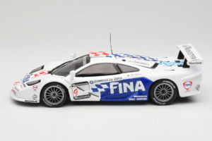 McLaren F1 GTR #9 P. Kox / R. Ravaglia FIA GT Championship 1997 UT Models 1:18 39711 Metal - imagem 4 de 8