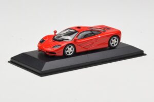 McLaren F1 Vermelho Minichamps 1:43 433133438 Metal - imagem 2 de 4