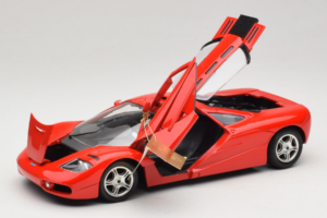 McLaren F1 High Mirror Light Red Guiloy 1:18 67505 Metal - imagem 2 de 8