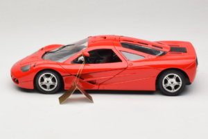 McLaren F1 High Mirror Light Red Guiloy 1:18 67505 Metal - imagem 4 de 8