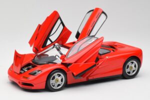 McLaren F1 Magma Vermelho Minichamps 1:18 530133422 Metal - imagem 2 de 8