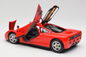 McLaren F1 Magma Vermelho Minichamps 1:18 530133422 Metal - imagem 5 de 8