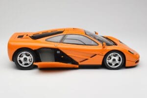 McLaren F1 Laranja Minichamps 1:12 530133131 Metal - imagem 4 de 9