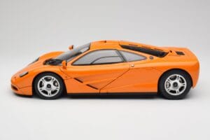McLaren F1 Laranja Minichamps 1:12 530133131 Metal - imagem 5 de 9