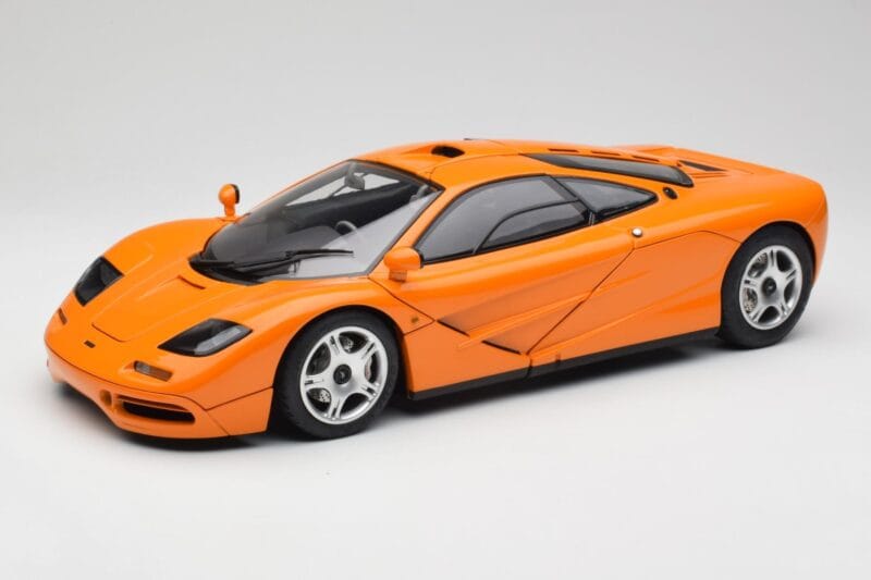 McLaren F1 Laranja Minichamps 1:12 530133131 Metal