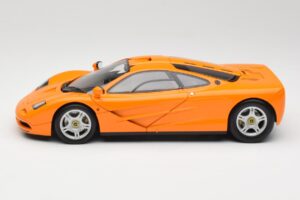 McLaren F1 Laranja Minichamps 1:18 530133421 Metal - imagem 4 de 8