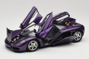 McLaren F1 Roxo LCD 1:18 LCD18014-PU Metal - imagem 2 de 8