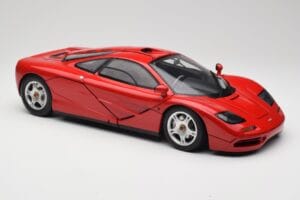 McLaren F1 Vermelho Minichamps 1:12 530133125 Metal - imagem 7 de 9