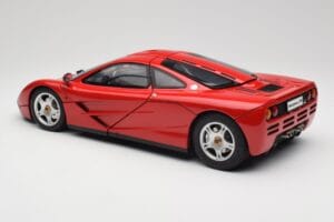 McLaren F1 Vermelho Minichamps 1:12 530133125 Metal - imagem 8 de 9