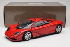 McLaren F1 Vermelho Minichamps 1:12 530133125 Metal - imagem 9 de 9