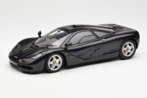 McLaren F1 Road Car Preto AUTOart 1:18 76002 Metal