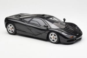 McLaren F1 Road Car Preto AUTOart 1:18 76002 Metal - imagem 6 de 8