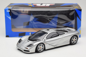McLaren F1 Prata UT Models 1:18 530133180-R1 Metal - imagem 8 de 8