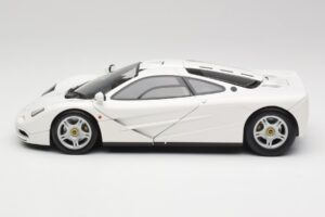 McLaren F1 Branco Minichamps 1:18 530133424 Metal - imagem 4 de 8