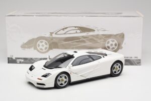 McLaren F1 Branco Minichamps 1:18 530133424 Metal - imagem 8 de 8