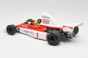 McLaren M23 Ford #1 E. Fittipaldi F1 1975 Minichamps 1:18 530751801 Metal - imagem 7 de 9