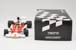 McLaren M23 Ford #1 E. Fittipaldi F1 1975 Minichamps 1:18 530751801 Metal - imagem 8 de 9