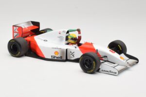 McLaren MP4/8 Ford #8 A. Senna Winner Australian GP 1993 Minichamps 1:18 540933838 Metal - imagem 5 de 7