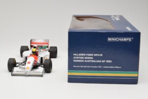 McLaren MP4/8 Ford #8 A. Senna Winner Australian GP 1993 Minichamps 1:18 540933838 Metal - imagem 7 de 7