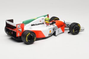McLaren MP4/8 Ford #8 A. Senna Winner European GP Donington 1993 Minichamps 1:18 540931848 Metal - imagem 2 de 6