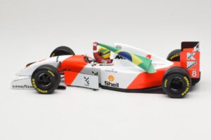 McLaren MP4/8 Ford #8 A. Senna Winner European GP Donington 1993 Minichamps 1:18 540931848 Metal - imagem 3 de 6