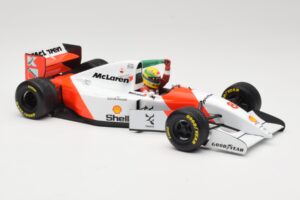 McLaren MP4/8 Ford #8 A. Senna Winner European GP Donington 1993 Minichamps 1:18 540931848 Metal - imagem 4 de 6