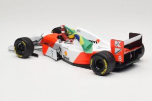 McLaren MP4/8 Ford #8 A. Senna Winner European GP Donington 1993 Minichamps 1:18 540931848 Metal - imagem 5 de 6