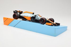 McLaren MCL35M #4 L. Norris 3rd Place Monaco GP 2021 Minichamps 1:18 533212402 Metal - imagem 4 de 6