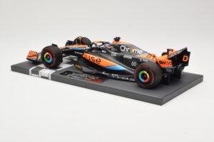 McLaren MCL60 #81 O. Piastri F1 2023 Minichamps 1:18 537231881 Metal - imagem 5 de 6