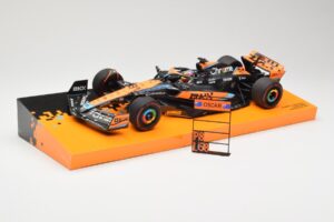 McLaren MCL60 #81 O. Piastri Australian GP 2023 Minichamps 1:18 533231881 Metal - imagem 2 de 5