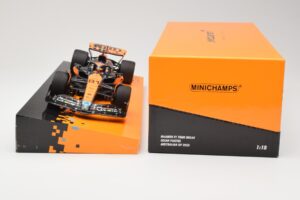 McLaren MCL60 #81 O. Piastri Australian GP 2023 Minichamps 1:18 533231881 Metal - imagem 5 de 5