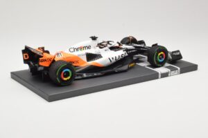 McLaren MCL60 #81 O. Piastri Monaco GP 2023 Minichamps 1:18 537232581 Metal - imagem 3 de 6