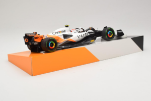 McLaren MCL60 #4 L. Norris McLaren F1 Team Monaco Grand Prix 2023 Minichamps 1:18 533232504 Resina - imagem 3 de 7