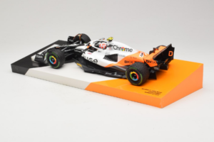 McLaren MCL60 #4 L. Norris McLaren F1 Team Monaco Grand Prix 2023 Minichamps 1:18 533232504 Resina - imagem 5 de 7
