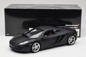McLaren MP4-12C Matt Satellite Cinzento Minichamps 1:18 110133024 Metal - imagem 8 de 8