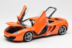 McLaren MP4-12C Laranja AUTOart 1:18 76006 Metal - imagem 2 de 8