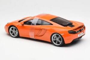 McLaren MP4-12C Laranja AUTOart 1:18 76006 Metal - imagem 7 de 8