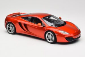 McLaren MP4-12C Orange Metallic Minichamps 1:18 110133020 Metal - imagem 6 de 8